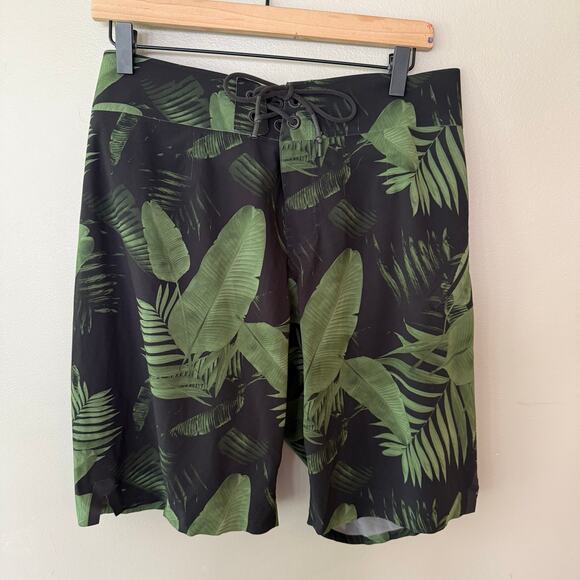 Lululemon Sz 34 Current State Board Short Swim Trunk Unlined Green Leaf Tropical - Picture 1 of 13